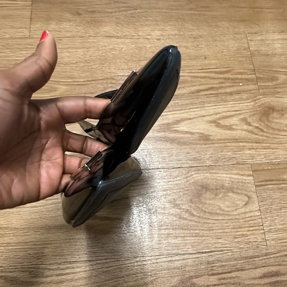 GUESS sling back sandals - Picture 10 of 11